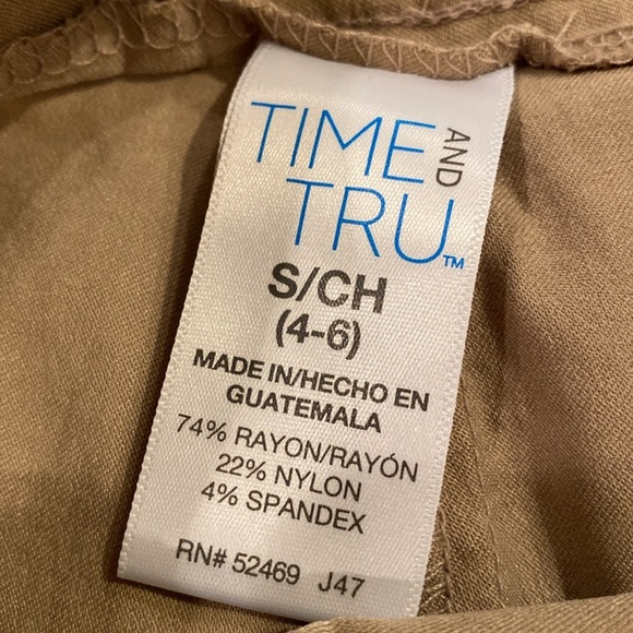 Time and Tru khaki capri pants - Picture 7 of 7